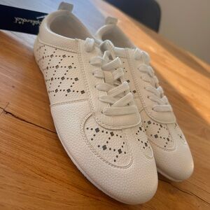 ❄️2 for $20❄️ Splendid Julian Sneakers